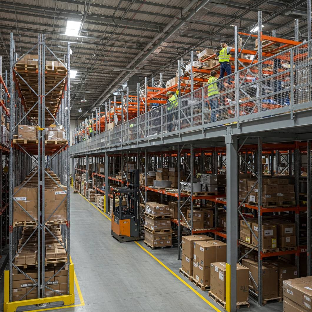 The Benefits Of Integrating Mezzanine Floors And Pallet Racking